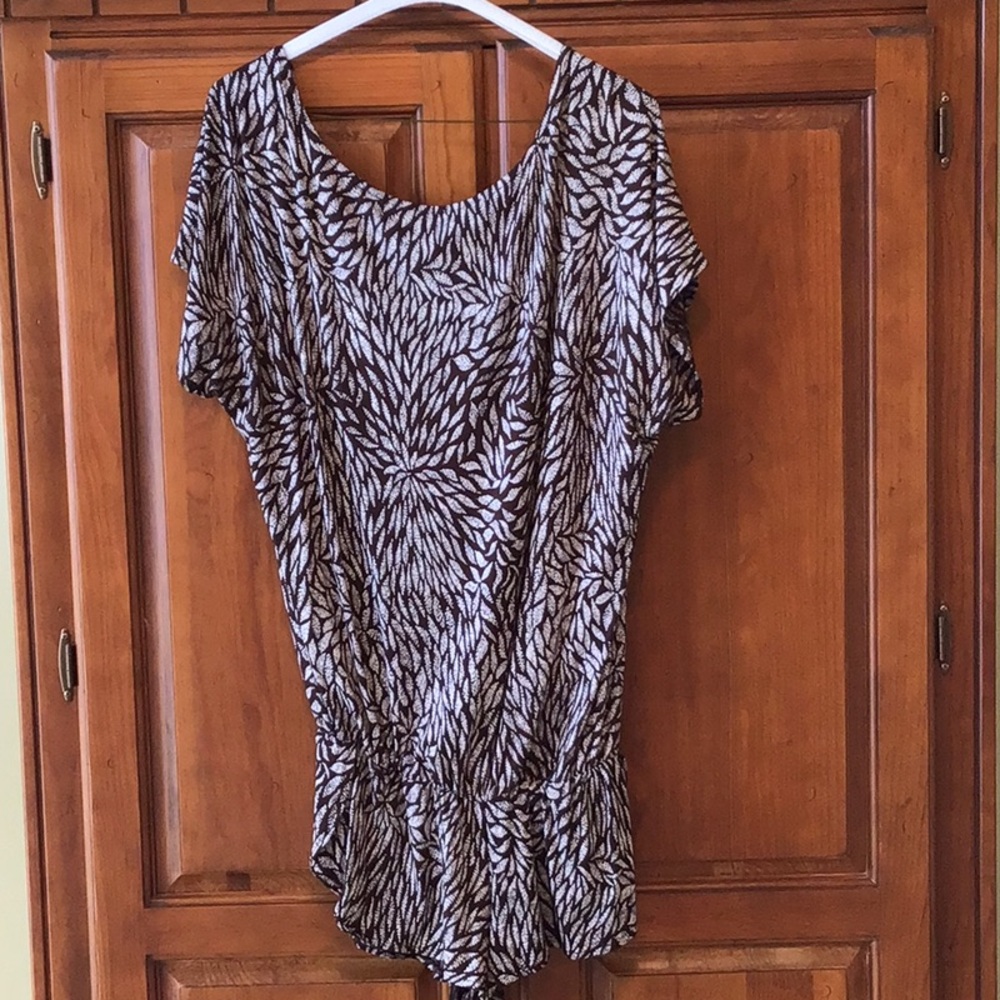 Indah Backless Brown White Romper Size XS